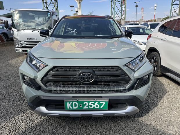 Toyota RAV4 Adventure 2019 Green