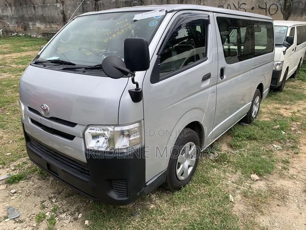 Toyota HiAce 2018 Silver