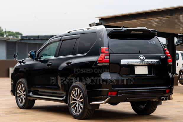 Toyota Land Cruiser Prado 2.8 2018 Black