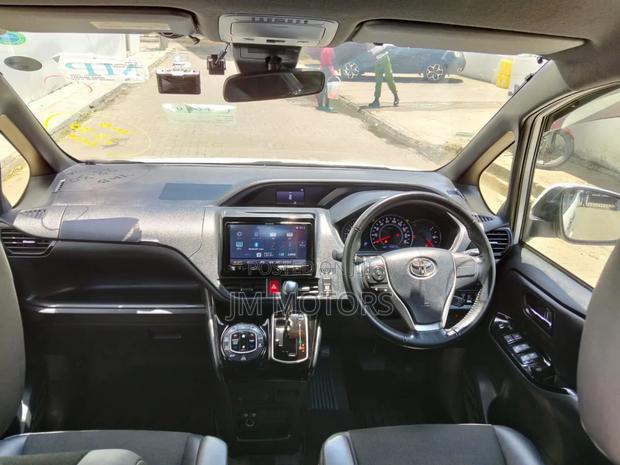 Toyota Noah 2019 Pearl