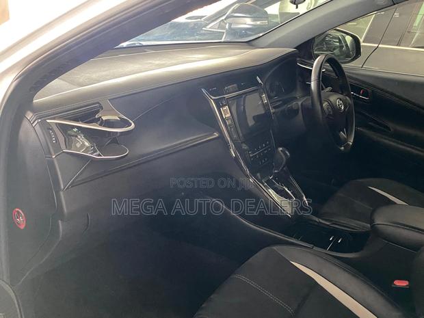 Toyota Harrier 2018 White