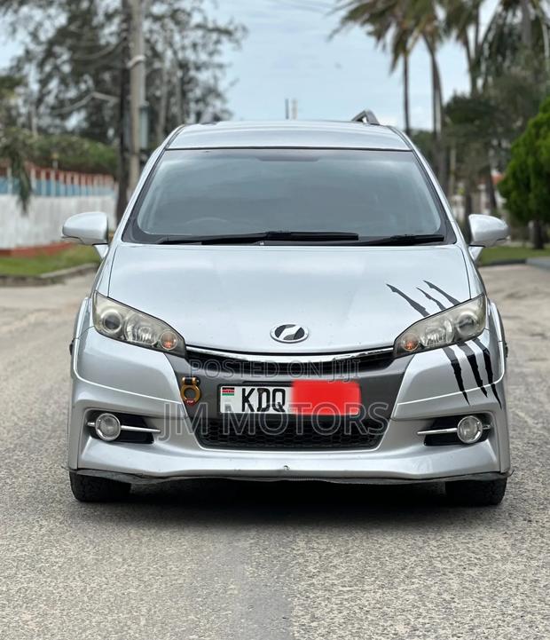 Toyota Wish 2017 Silver