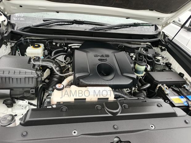 Toyota Land Cruiser Prado 2.8 2022 White