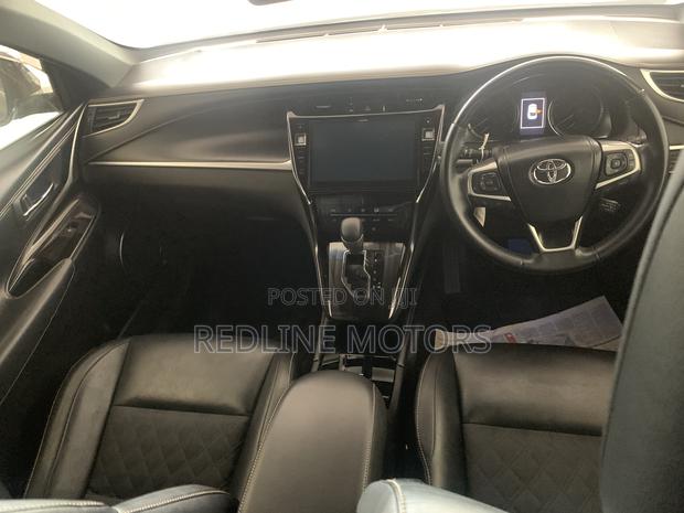 Toyota Harrier 2.0 2018 Black