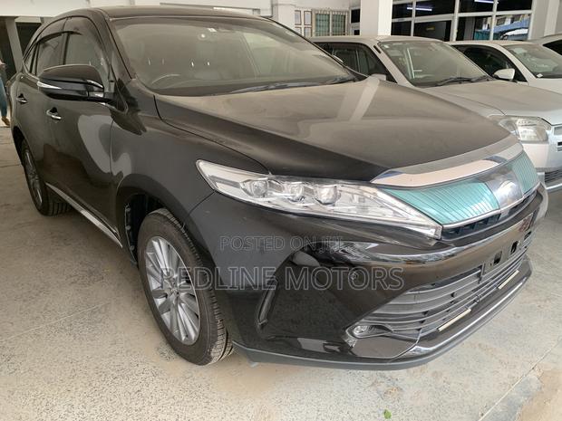 Toyota Harrier 2.0 2018 Black