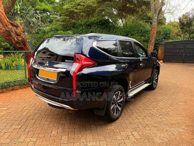 Mitsubishi Pajero Sport Exceed 2016 Blue