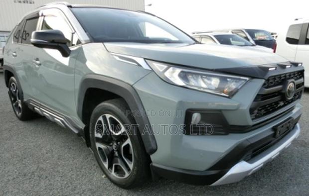 Toyota RAV4 Adventure 2019 Green