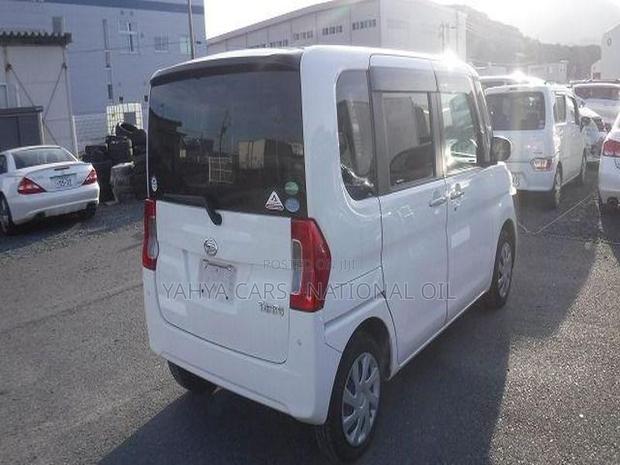 Daihatsu Tanto 660 FWD 2018 White