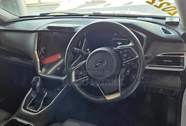 Subaru Outback Premium 2022 White