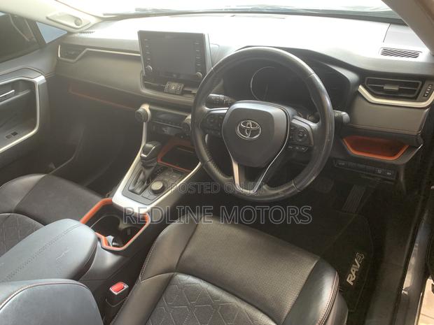 Toyota RAV4 LE AWD 2019 Gray