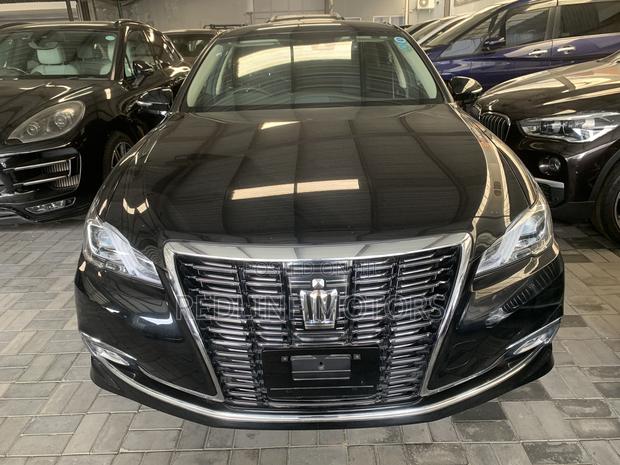 Toyota Crown 2018 Black