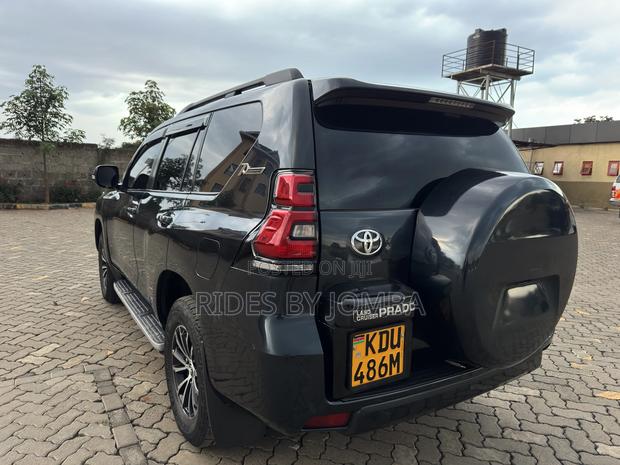 Toyota Land Cruiser Prado 3.0 TD 2010 Gray