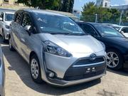 Toyota Sienta 1.5 Hybrid FWD 2018 Silver for sale