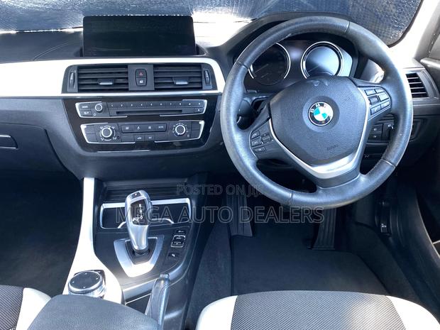 BMW 118i 2018 Blue
