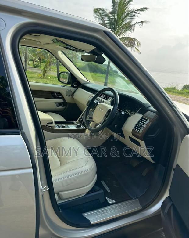 Land Rover Range Rover Vogue 2018 Gold
