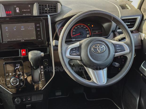 Toyota Tank 1.0 FWD 2019 Pearl