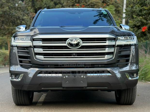 Toyota Land Cruiser 2023 Gray