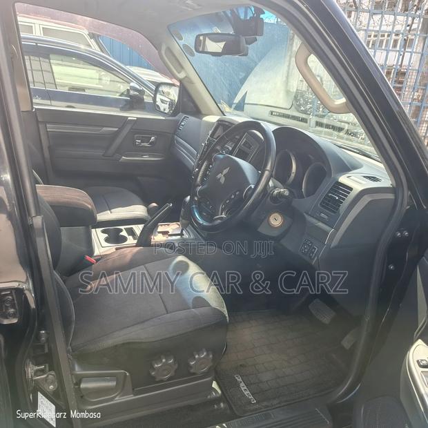 Mitsubishi Pajero 2018 Black