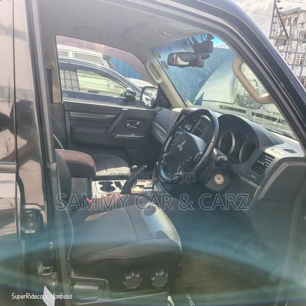 Mitsubishi Pajero 2018 Black