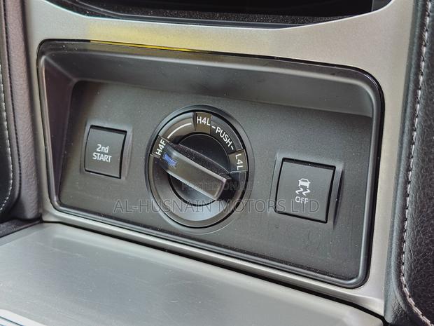 Toyota Land Cruiser Prado 2.7 2018 Pearl