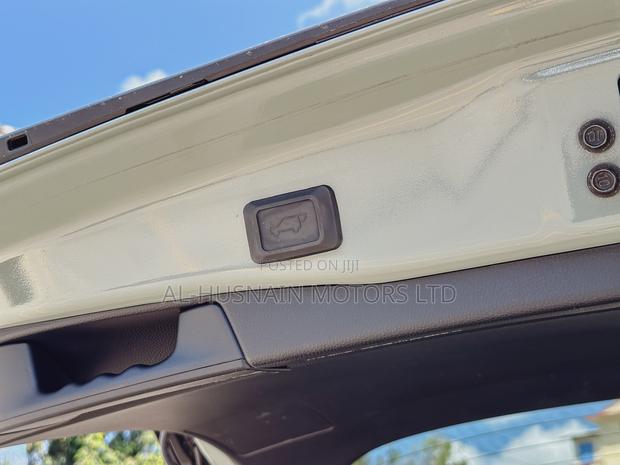 Toyota RAV4 Adventure 2019 Green