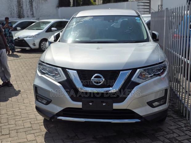 Nissan X-Trail 2018 Gray