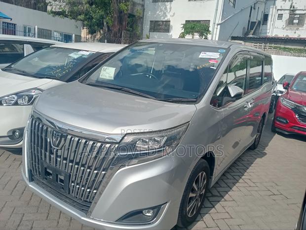 Toyota Esquire 2019 Silver