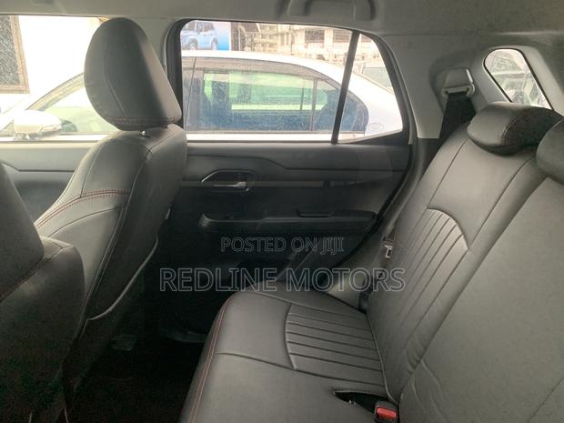 Toyota Raize 1.0 AWD 2019 Beige