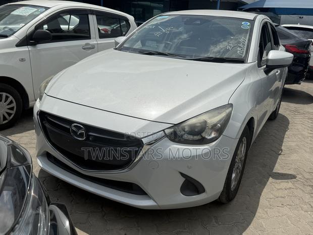 Mazda Demio 2018 White