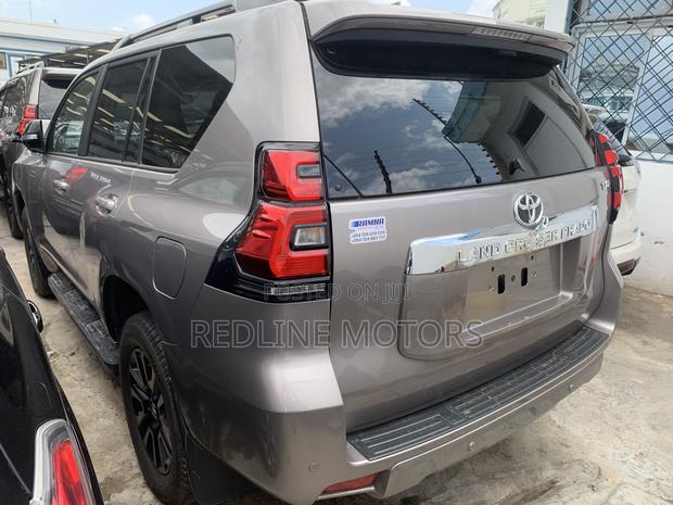 Toyota Land Cruiser Prado 2.8 2023 Ivory