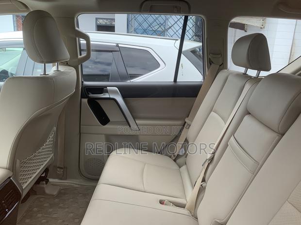 Toyota Land Cruiser Prado 2.8 2023 Ivory