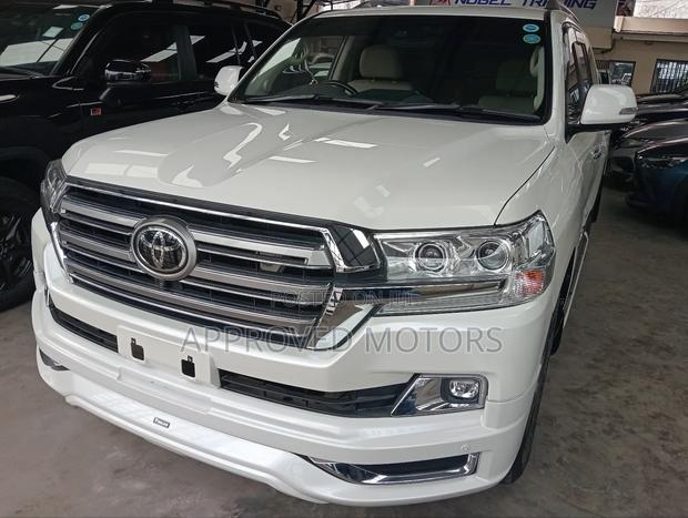 Toyota Land Cruiser 2018 White