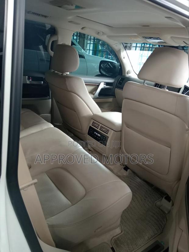 Toyota Land Cruiser 2018 White