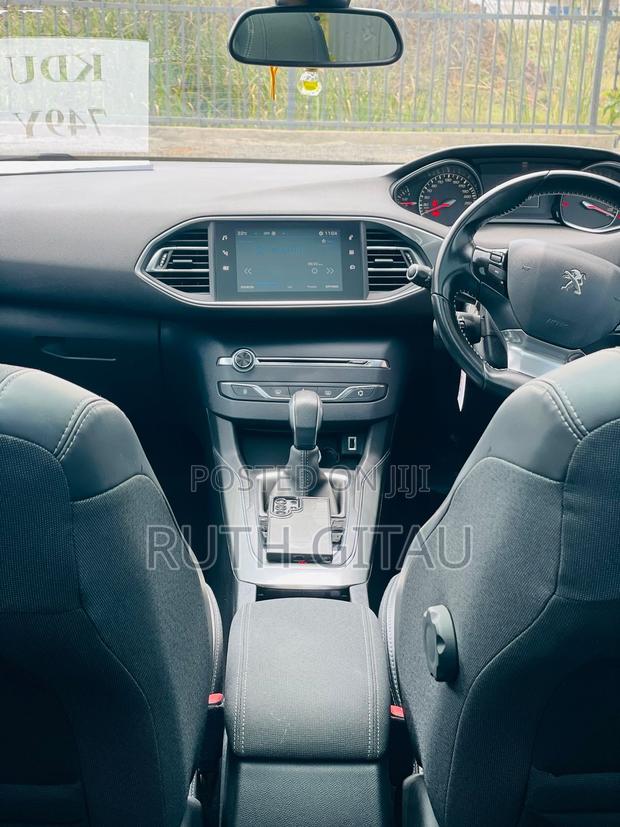 Peugeot 308 2018 Blue