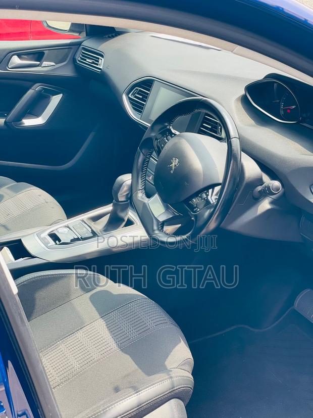 Peugeot 308 2018 Blue