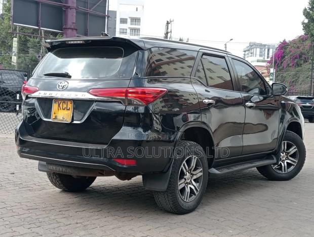 Toyota Fortuner 2017 Black