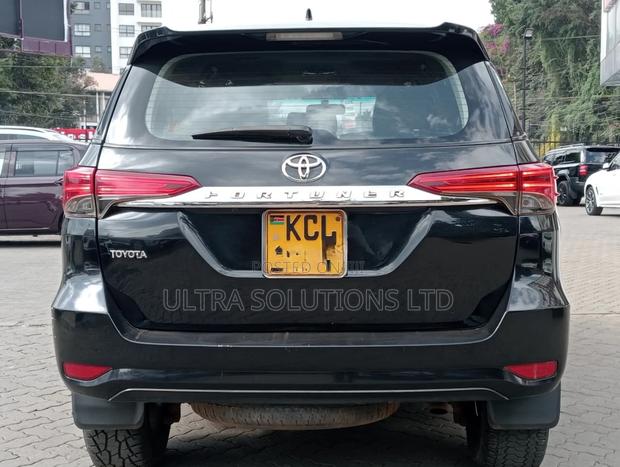 Toyota Fortuner 2017 Black