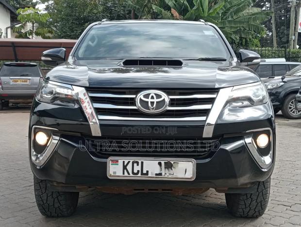 Toyota Fortuner 2017 Black