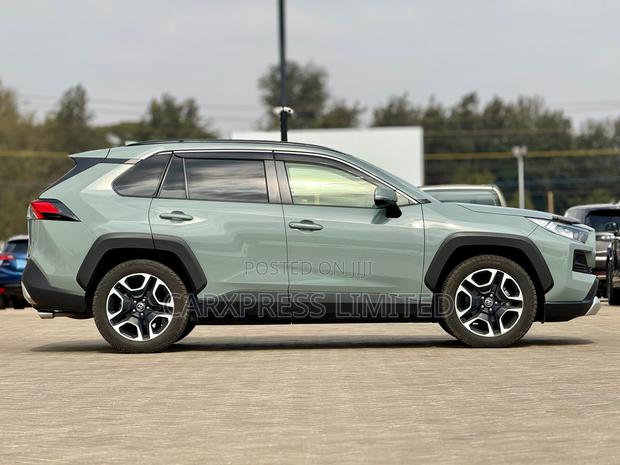 Toyota RAV4 2019 Green