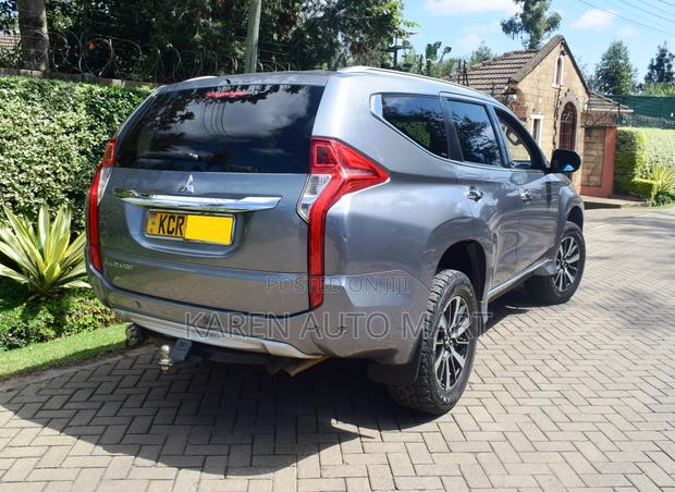 Mitsubishi Pajero Sport 2018 Gray