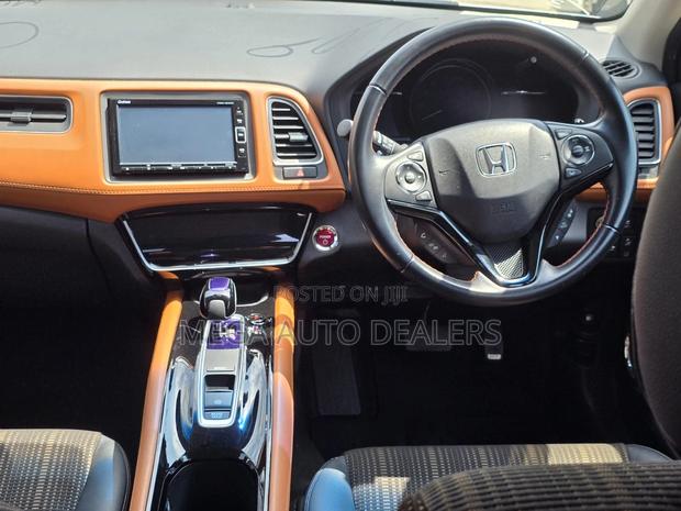 Honda Vezel 1.5 Hybrid 2WD 2018 White