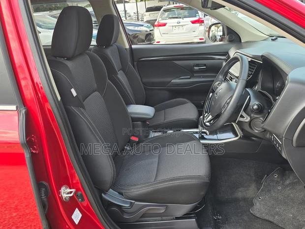 Mitsubishi Outlander 2018 Red