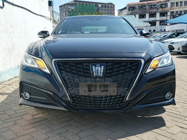 Toyota Crown 2019 Black