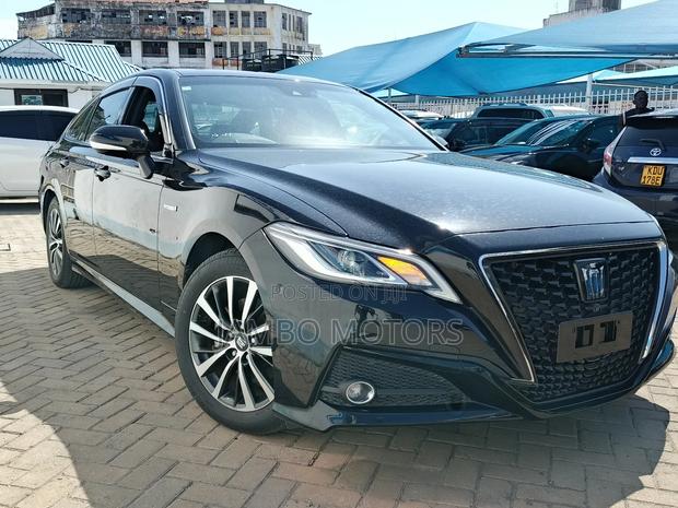 Toyota Crown 2019 Black