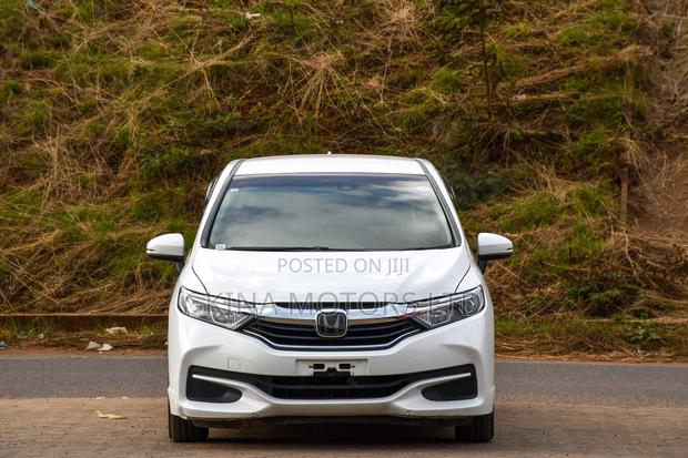 Honda Shuttle 1.5 Hybrid 2WD 2018 Off white