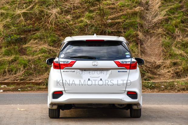 Honda Shuttle 1.5 Hybrid 2WD 2018 Off white