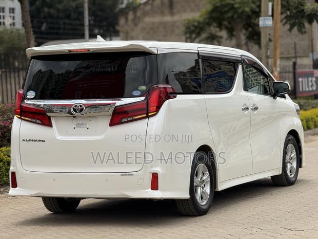 Toyota Alphard 2018 Pearl