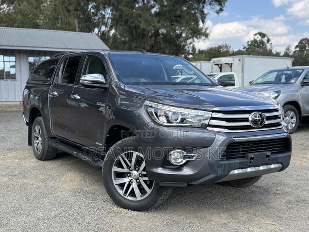 Toyota Hilux Revo Double Cab Deisel 2.4 AWD 2018 Gray