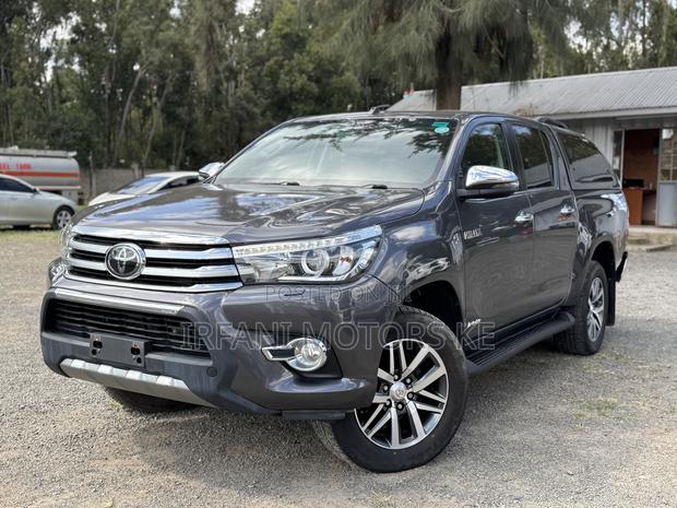 Toyota Hilux Revo Double Cab Deisel 2.4 AWD 2018 Gray
