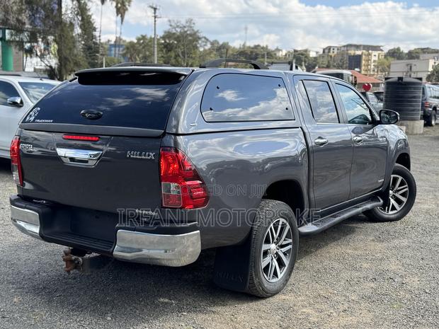 Toyota Hilux Revo Double Cab Deisel 2.4 AWD 2018 Gray